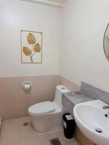 Tan condo city view 01