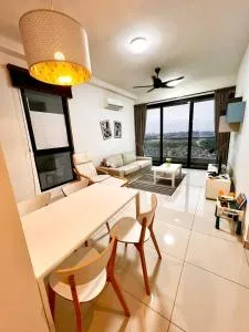 EcoNest 3Bedroom Family Apartment 8px Near Legoland - Kampong Atap