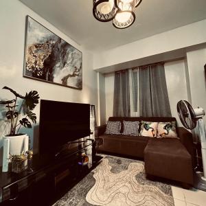 Cozy 3 bedroom Condo, Buhangin, Davao city - Free WiFi, With Pool, Gym, and Near Abreeza Mall