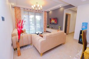 Lux Suites Urban Oasis Apartment