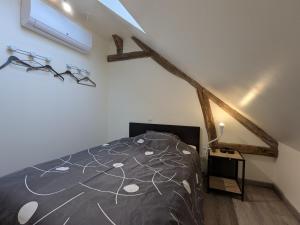 Gîte convivial avec climatisation, 4 chambres, terrasse, parking - 6 pers. - FR-1-590-567