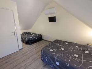 Gîte convivial avec climatisation, 4 chambres, terrasse, parking - 6 pers. - FR-1-590-567