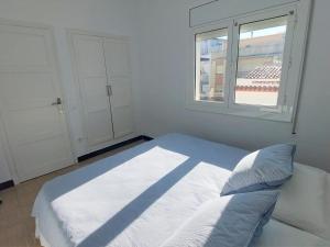 Apartamento cómodo en Llançà, cerca de playas y tiendas, Wifi incluido - ES-170-94
