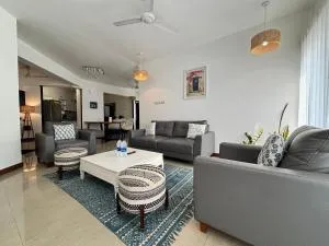 Marine Drive 3BHK Apartment - Mattāncheri