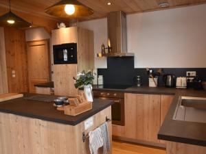 Chalet cosy à Montgenèvre avec cheminée et WIFI - FR-1-266-244