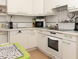 Beau T2 pour 4 pers. au Lavandou, face mer, avec parking - FR-1-803-75