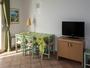 Le Lavandou, T2 avec terrasse vue mer et parking, 4 pers. - FR-1-803-82