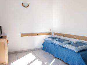Le Lavandou, Location studio cabine 4 pers, vue mer, 10 m de la plage - FR-1-803-85