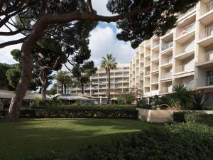 Ref: SUP115: T2 dans résidence en bord de plage au Lavandou 4 pers - FR-1-803-77