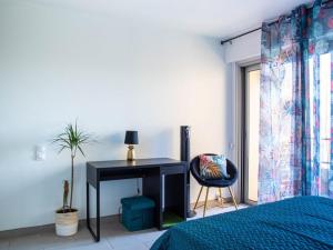 Appartements T2 climatise au Lavandou avec WiFi et parking - 4 pers - FR-1-803-77 : Appartement