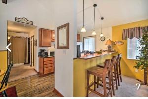 Spacious cozy chalet huge deck over seasonal creek