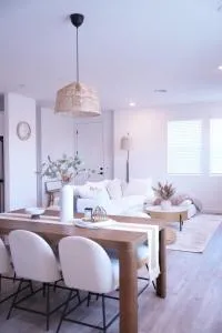 Modern 4BR Townhouse Near Beach Walk to Sand Surf - 文图拉