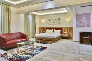 The Grand Imperial - Yerandwane