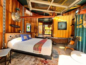 Tanque Chalet by Las Minas Doors & Bed