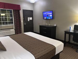 King Room - Disability Access/Non Smoking  room in Americas Best Value Inn Extended Stay Dilley