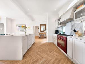 Hout Bay Family Home Pool Sauna Mountain Views