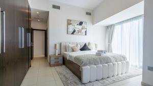 Breathtaking Marina 2BR in Iconic Cayan Tower - 7AB08