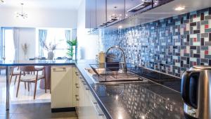 Breathtaking Marina 2BR in Iconic Cayan Tower - 7AB08