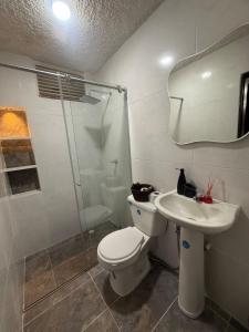 Hermosa habitación a una cuadra del Ventura Plaza 3