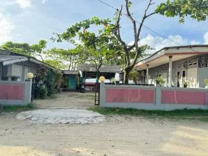 Pondok Putri Tunggal syariah - Ujunggenteng