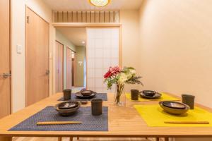 新年特別割引 駅から徒歩4分無料駐車 現代和風 2浴室2トイレ戸建 関空 難波 通天閣 京都直通