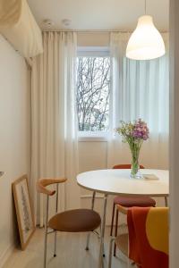 Poom Stay, Airport bus, Cozy Stay for Seoul Travelers,Yeomchang Stn, Line 9 Express