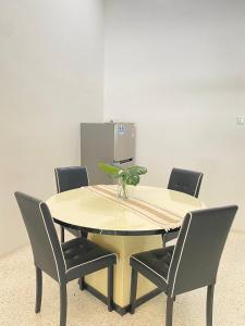 8 pax KakaHomestay Tmn Petani Jaya