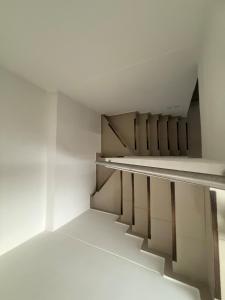 Habitación pequeña a una cuadra de Ventura Plaza