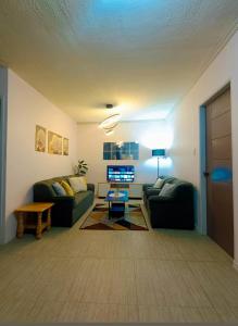 Spacious modern home near town