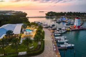 Faro Blanco Resort & Yacht Club Marathon, Curio by Hilton - Big Pine Key