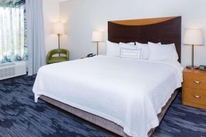 Deluxe King Room - Non-Smoking room in Fairfield Inn Hays