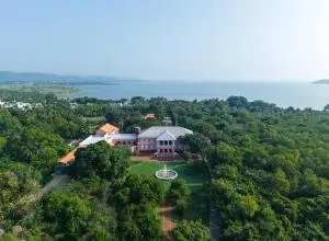 Rambha Palace by Hidden India - Bāruva