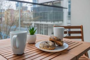 CHRONOS APARTAMENTY with Parking and Air Conditioning in Warsaw Wola by Renters Prestige