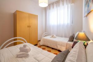 A glance at the sea img11