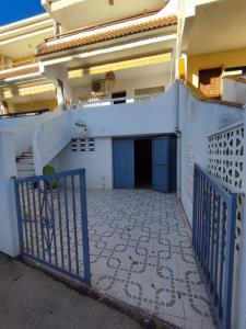 Casa adosada para familia, a pocos metros de la playa