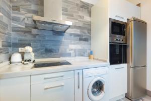 Attic with terrace- 1Bd 1Bth- Corral del Rey
