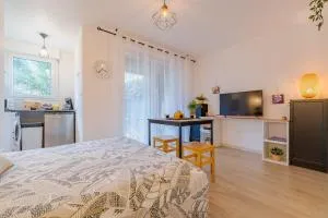 Les Muses - avec entrée autonome, jardin, parking privé & sa piscine ! - - 图尔内菲乌勒