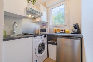 Appartements Les Muses - avec entree autonome, clim neuve, jardin, parking prive & sa piscine ! - : photos des chambres