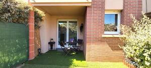 Appartements Les Muses - avec entree autonome, clim neuve, jardin, parking prive & sa piscine ! - : photos des chambres