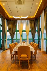 Mhendo Hotel & Studio Suites