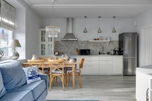 Toskania Light & Spacious Family Stay with parking by Lion Apartments Sopot