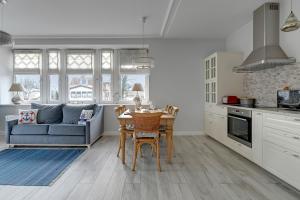 Toskania Light & Spacious Family Stay with parking by Lion Apartments Sopot