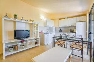 PRECIOSO DUPLEX EN CALA SANTANDRIA CON PISCINA Y WIFI