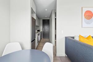 806 2SIX2 Florida Road