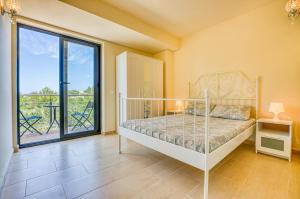 PRECIOSO DUPLEX EN CALA SANTANDRIA CON PISCINA Y WIFI