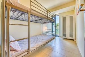 PRECIOSO DUPLEX EN CALA SANTANDRIA CON PISCINA Y WIFI