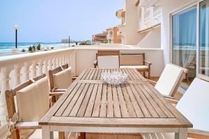 Amplio duplex en primera linea del Mediterráneo