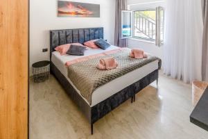 Luxury Apartment Jukić with Saltwater Heated Pool