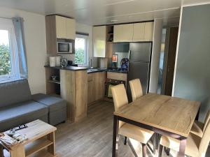 Maisons de vacances Bungalow confortable a Saint-Brevin-les-Pins avec piscine, 40 m² : photos des chambres