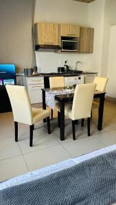 A neat studio apartment in Sandton